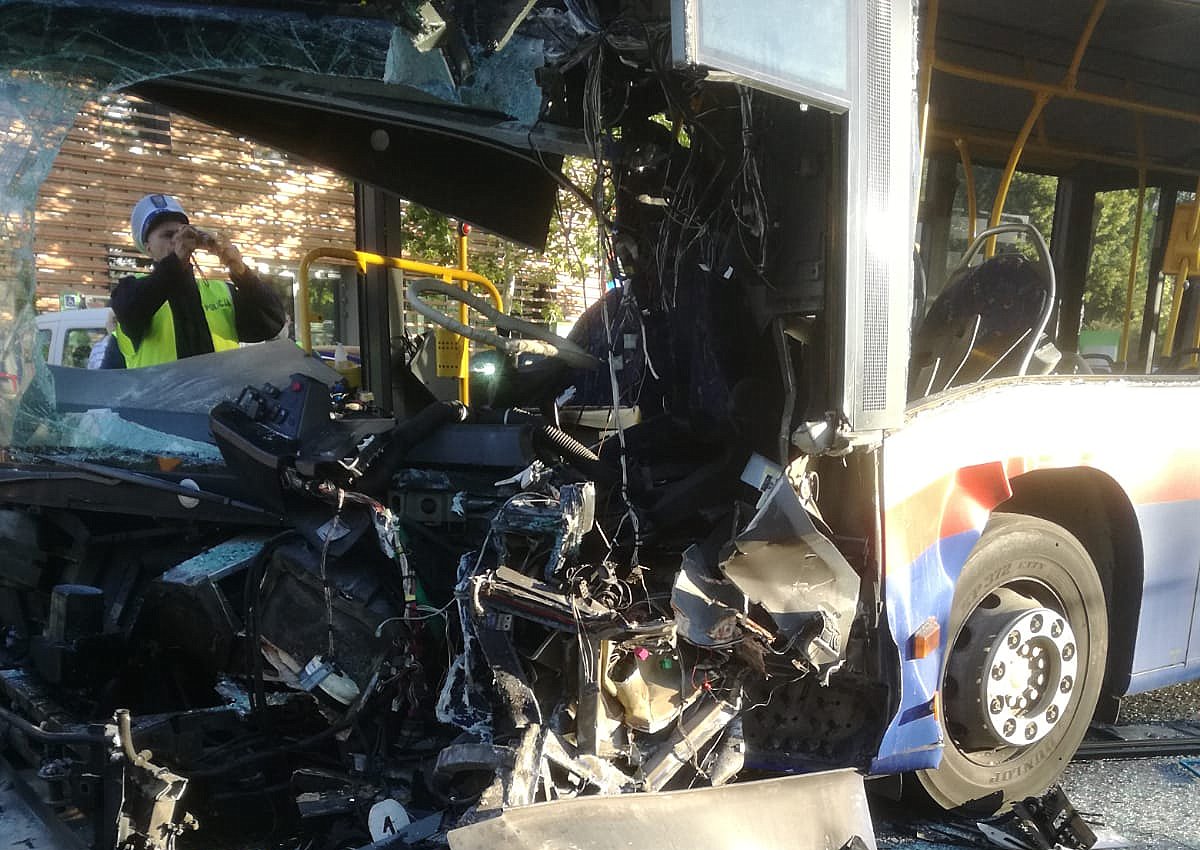 Policja Bydgoszcz Wypadek z udziałem dwóch autobusów w